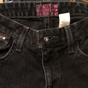 DKNY DARK WASH SKINNY JEANS SIZE 27